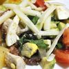 Salata Cobb  deliciu cu legume, avocado si pui 
