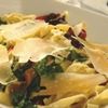 Salata cu paste bacon, spanac si parmezan 