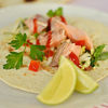 Tacos de somon cu sos iute de iaurt