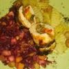 Rulouri din piept de pui, cu cartofi natur si salata de varza rosie caramelizata, 