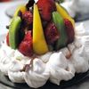 Pavlova cu mango, kiwi si capsune 