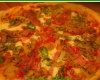 Pizza cu jambon, ciuperci si ardei rosu