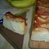 Chec din albusuri cu banane caramelizate