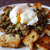 Sunday breakfast: oua posate cu duxelle de ciuperci si crutoane
