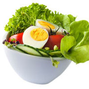 Salata cu ou si avocado