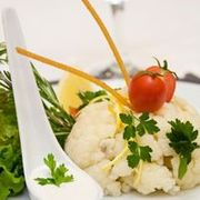 Salata de tofu si conopida cu sos de arahide