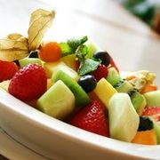 Salata de fructe cu sos de citrice
