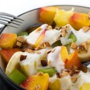 Desert cu mere, struguri si sos de ananas