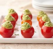 Roşii cherry umplute cu pastă de avocado