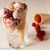Inghetata cu mascarpone, miere si zmeura (Mascarpone, honey and raspberry ice cream)