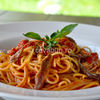 Spaghetti (spaghete) cu rosii, ansoa si busuioc - reteta