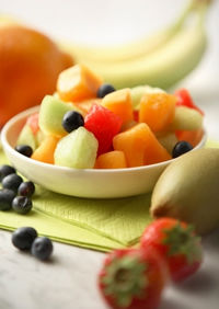 Salata cu fructe si iaurt