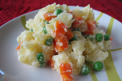 Salată rusească cu pui