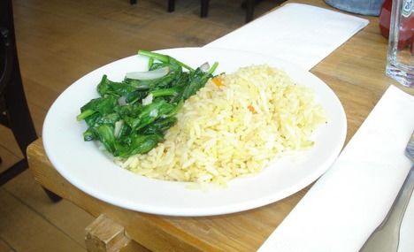 Reţetă de post: Mâncare de spanac cu orez integral