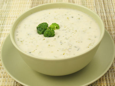 Supă cremă cu broccoli şi brânză