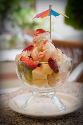 Salată de fructe cu îngheţată
