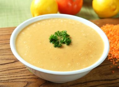 Supă de linte cu mentă, delicioasă şi sănătoasă
