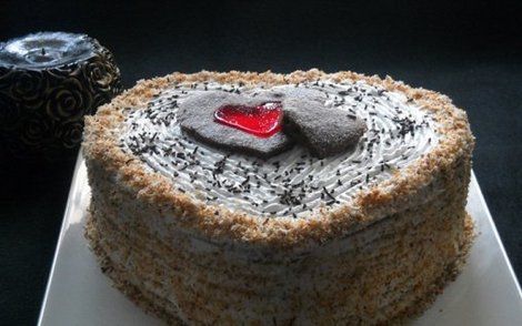 Reteta tort de Sf. Valentin: tort cu ananas &icirc;n formă de inimioară