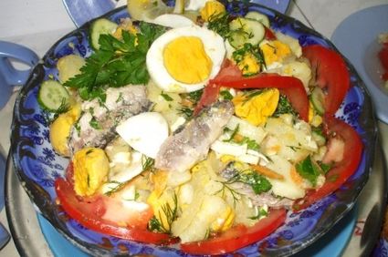 Salata asortata cu peste si oua