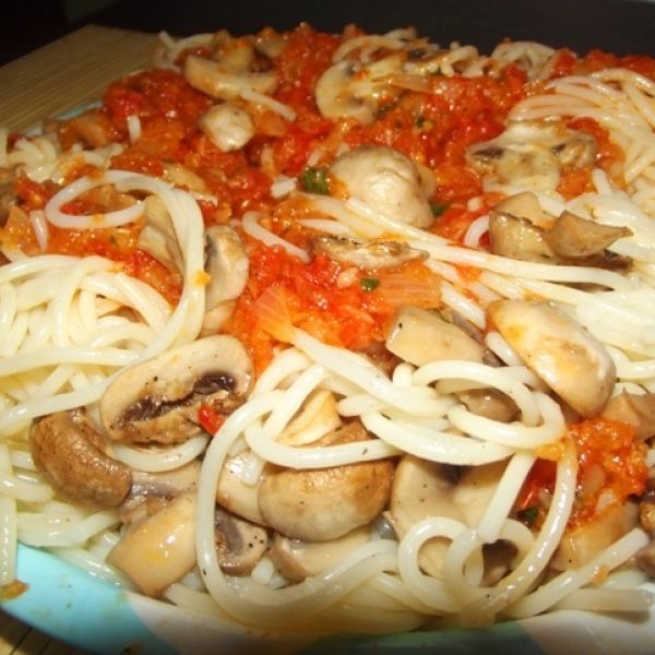 Spaghetti cu ciupercute coapte