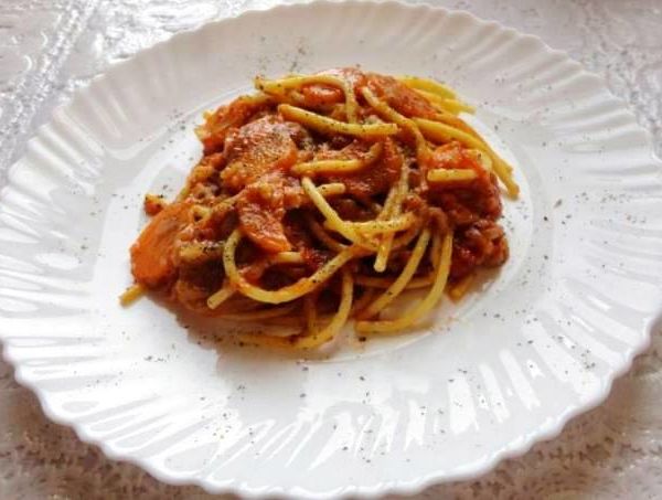 Spaghetti cu sos de legume