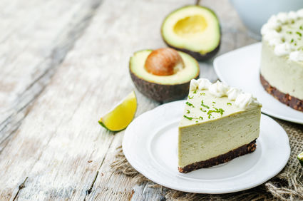 Cheesecake fără coacere cu avocado și lime
