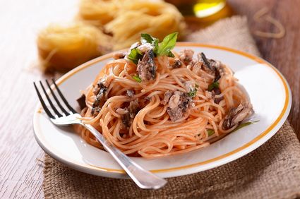 Spaghete cu sos de ceapă şi anşoa